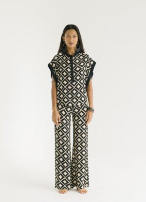 Nybo Top | Suku Bazar Bali